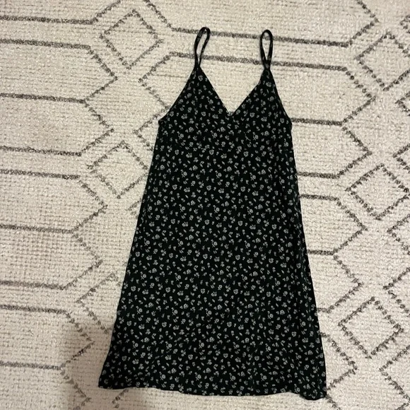Brandy Melville | Dresses | Brandy Melville Green Dress | Poshmark